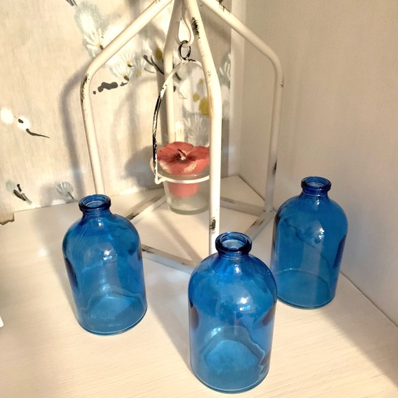 Three Wee Little Bottles - Picture 4 of 8